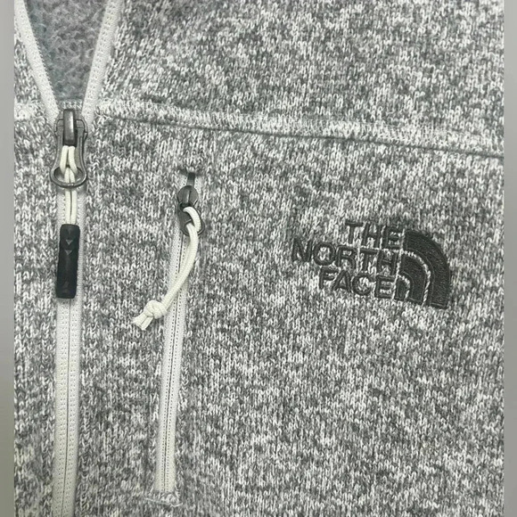 The North Face Gray 1/4 Zip Pullover Size Small - Picture 5 of 9